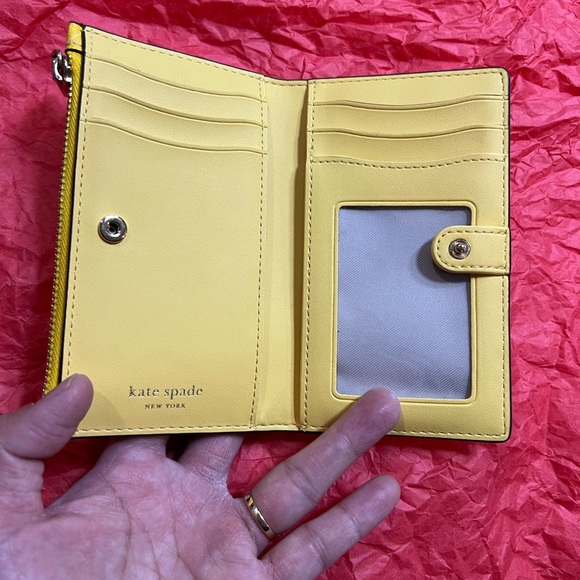 Kate Spade Morgan Sunshine Floral White and Yellow Wallet - Picture 3 of 4